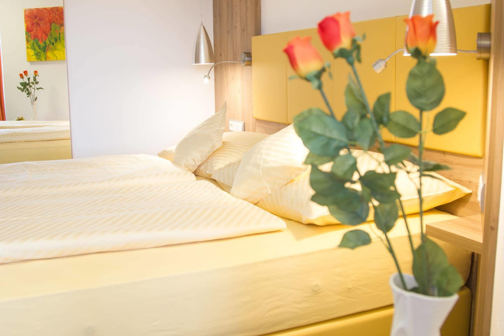 Gaestehaus Stabauer Mondsee Εξωτερικό φωτογραφία